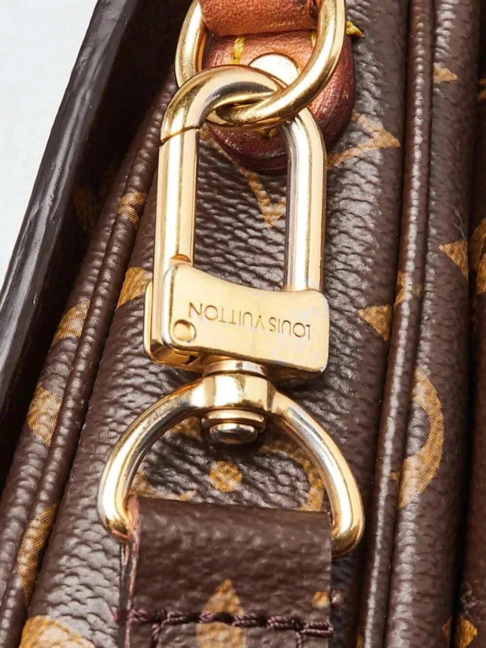 Louis Vuitton Monogram Canvas Patches Pochette Metis Bag